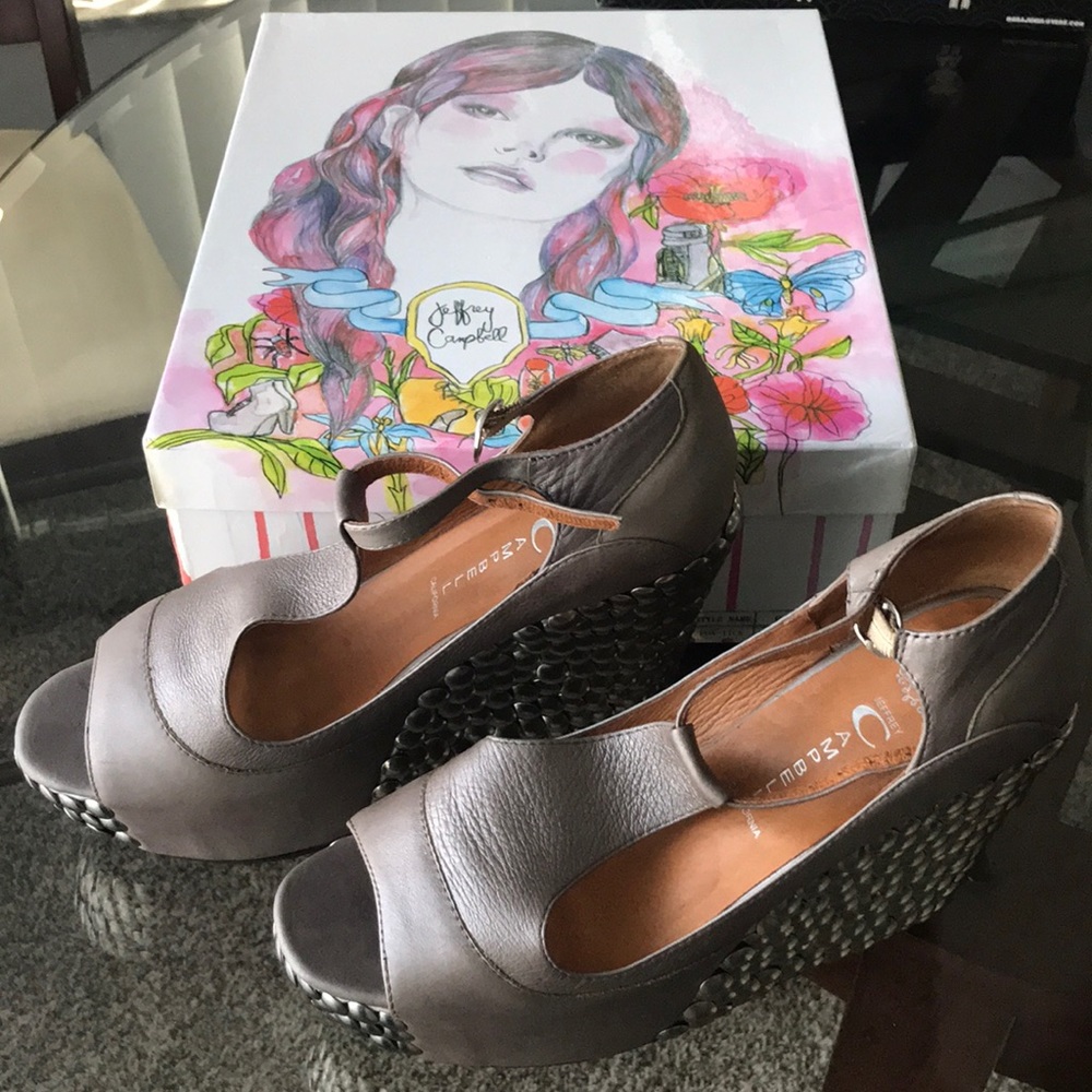 Jeffrey Campbell Size 9 metallic wedges